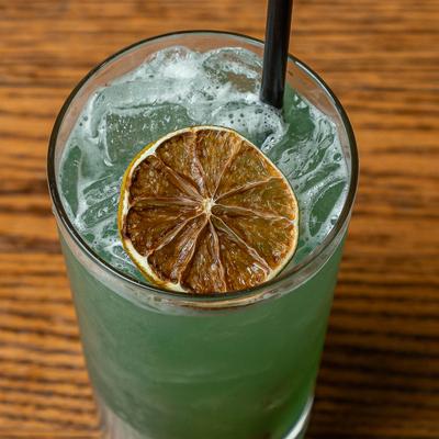 Summer Spirit cocktail with dry lemon.