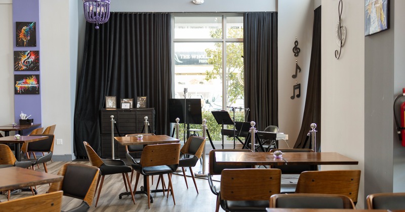 Diner area, wide view