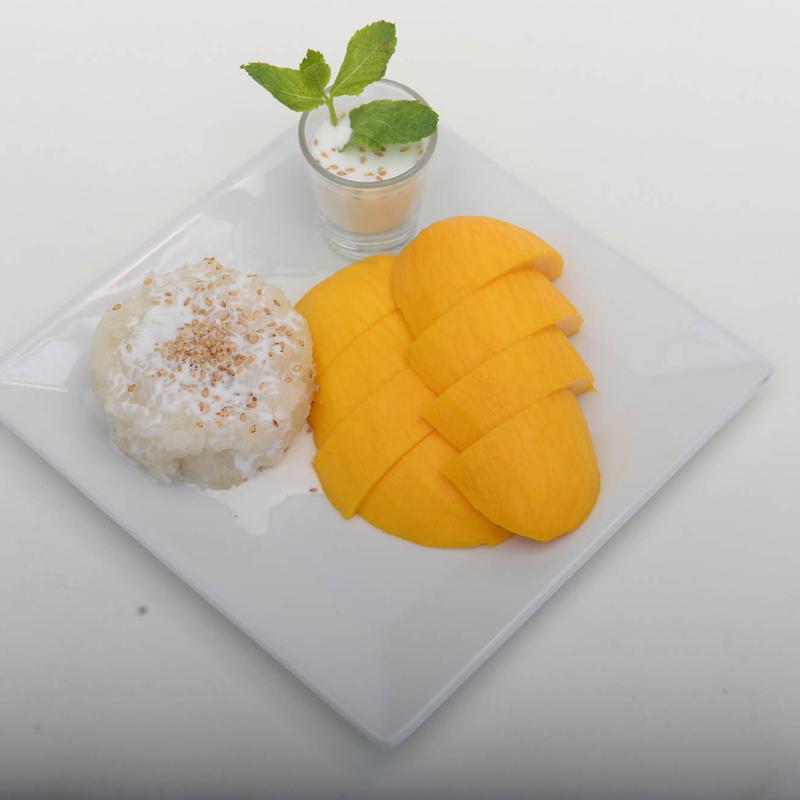 Mango with Sweet Sticky Rice (Seasonal) photo