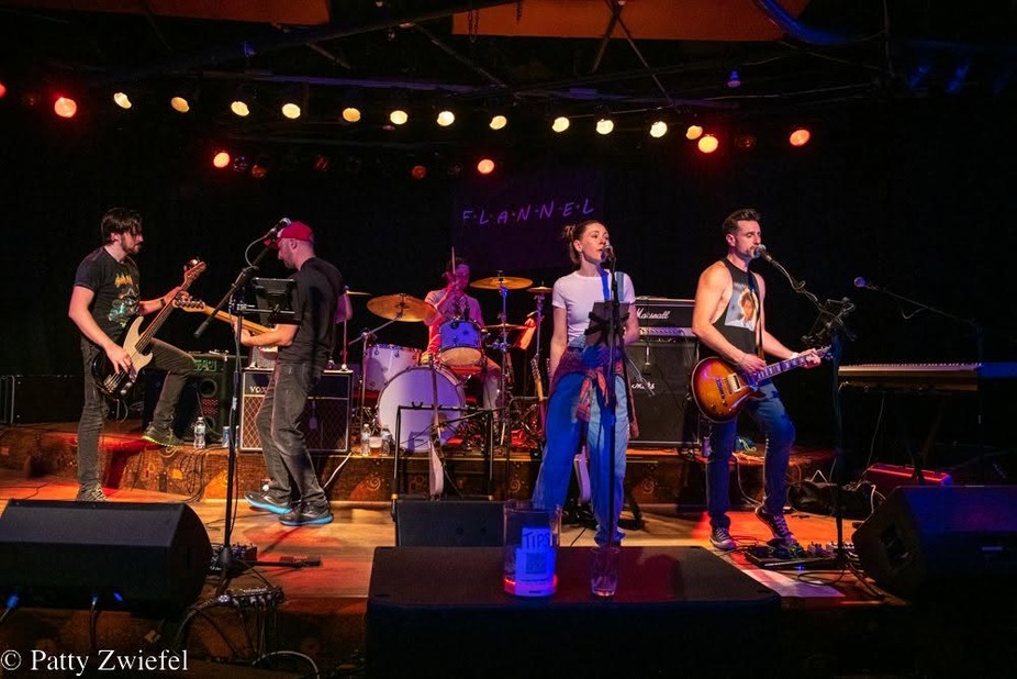Feel Good Inc. 2000s Tribute band event photo