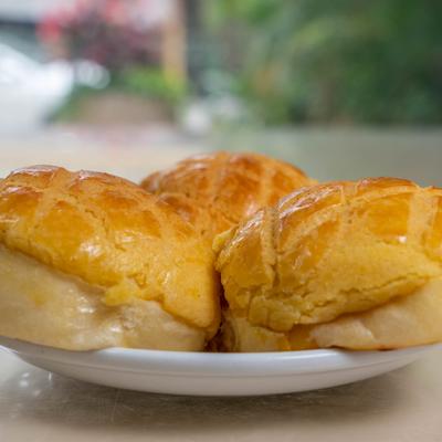 Baked Egg Cream Buns.