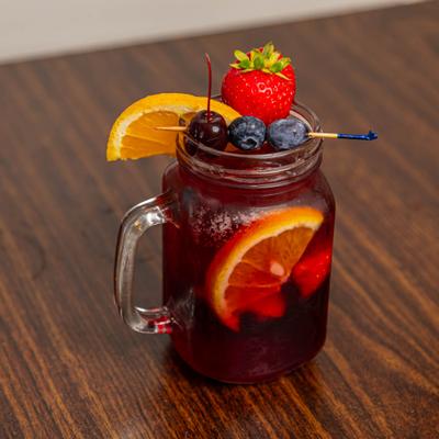 Sangria with fuit.