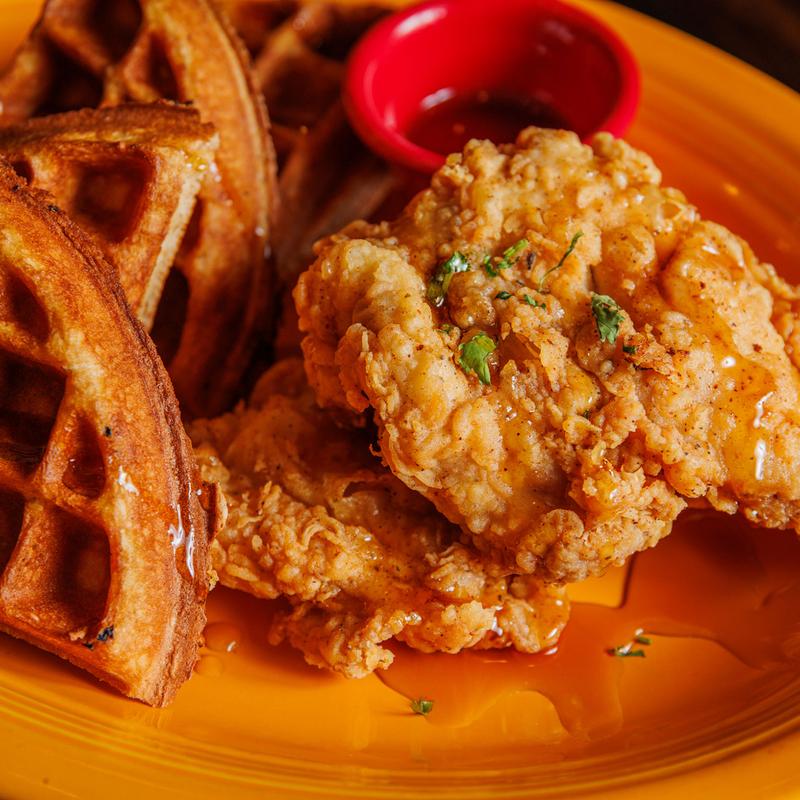 Pollo Con Waffles photo