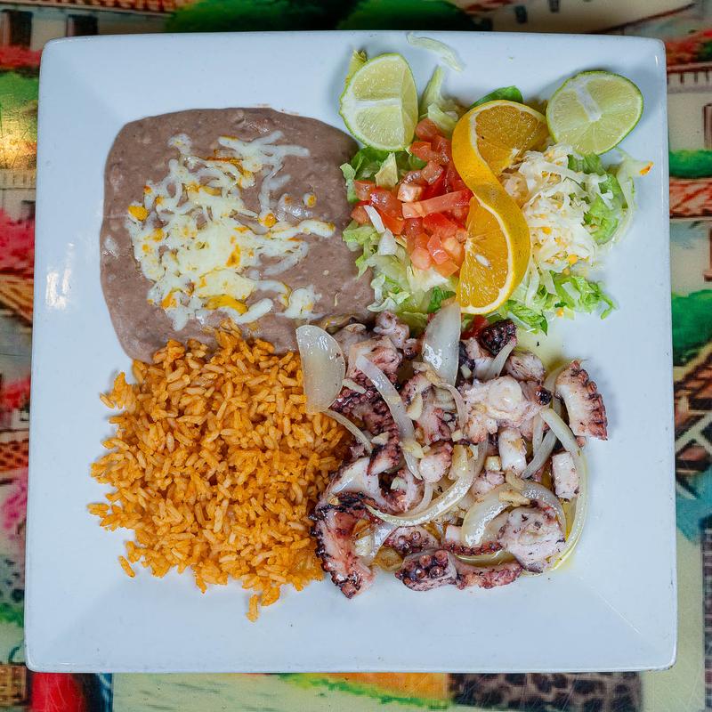 Pulpo a Mojo De Ajo photo