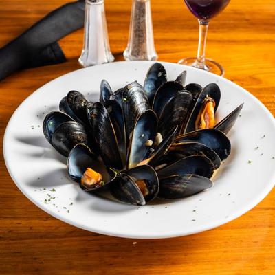 Mussels in garlic sauce.