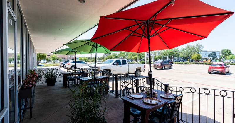 Covered patio, seating area