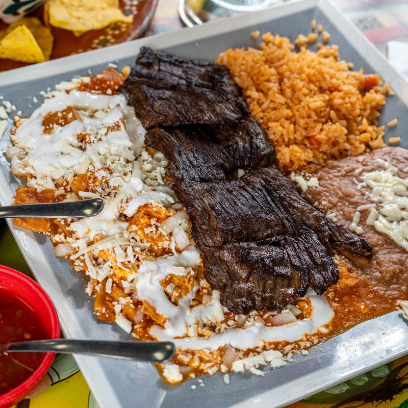 menu item 2 of 11, Chilaquiles en Salsa Roja o Verde