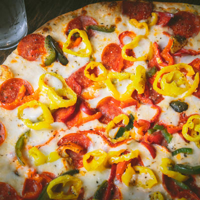 Pepperoni and pepper pizza