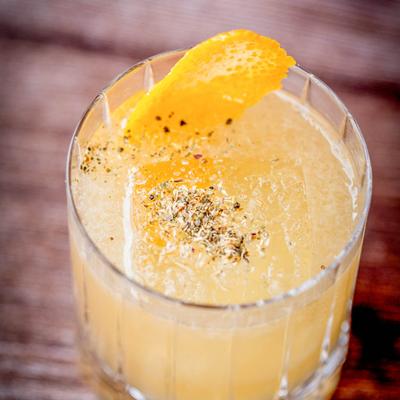 Bee’s Knees cocktail.