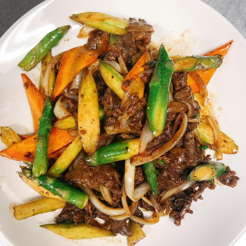 Black Pepper Steak with Asparagus photo