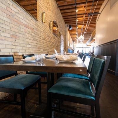 Dining tables setting