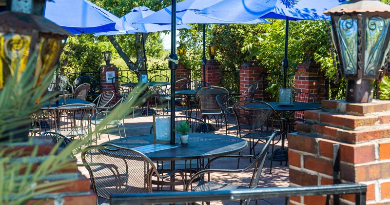 Exterior, seating area