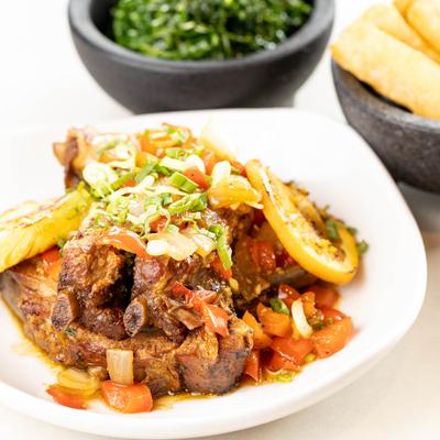 Braised spare ribs, with vegetables.