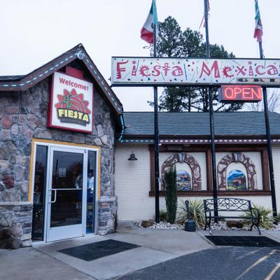 The storefront of Fiesta Mexicana Grill.