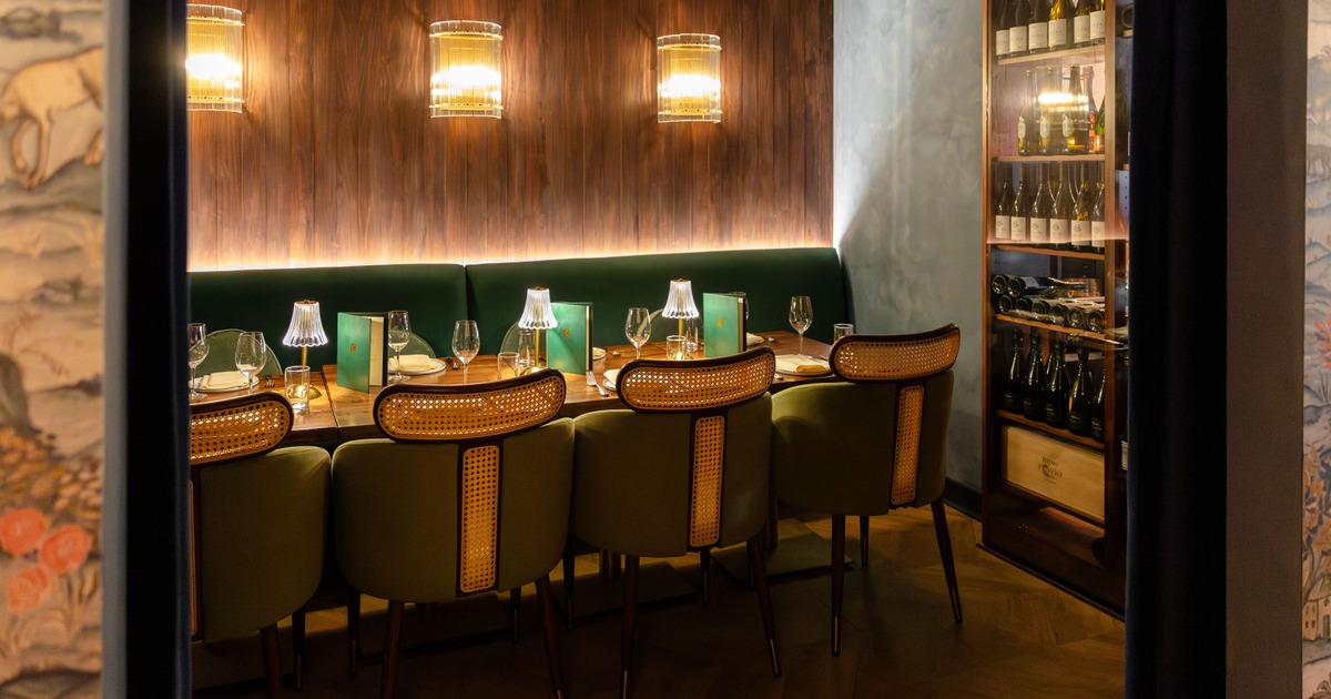 Private dining room with wine display