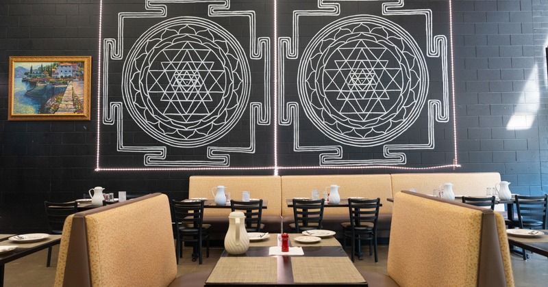 Singl booth, painted wall