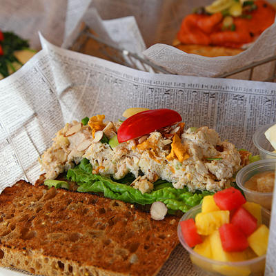 Darkbread sandwich with spread and vegetables