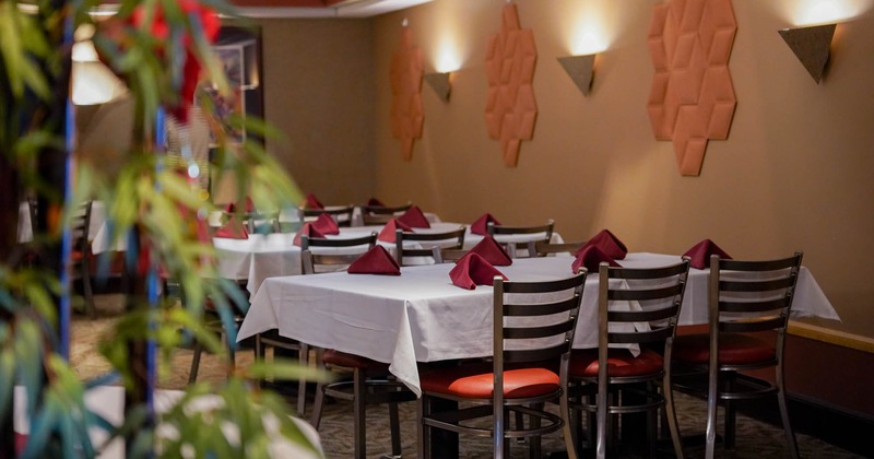 Interior with tables ready for guests