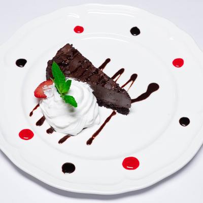 FLOURLESS CHOCHOLATE MOUSSE.