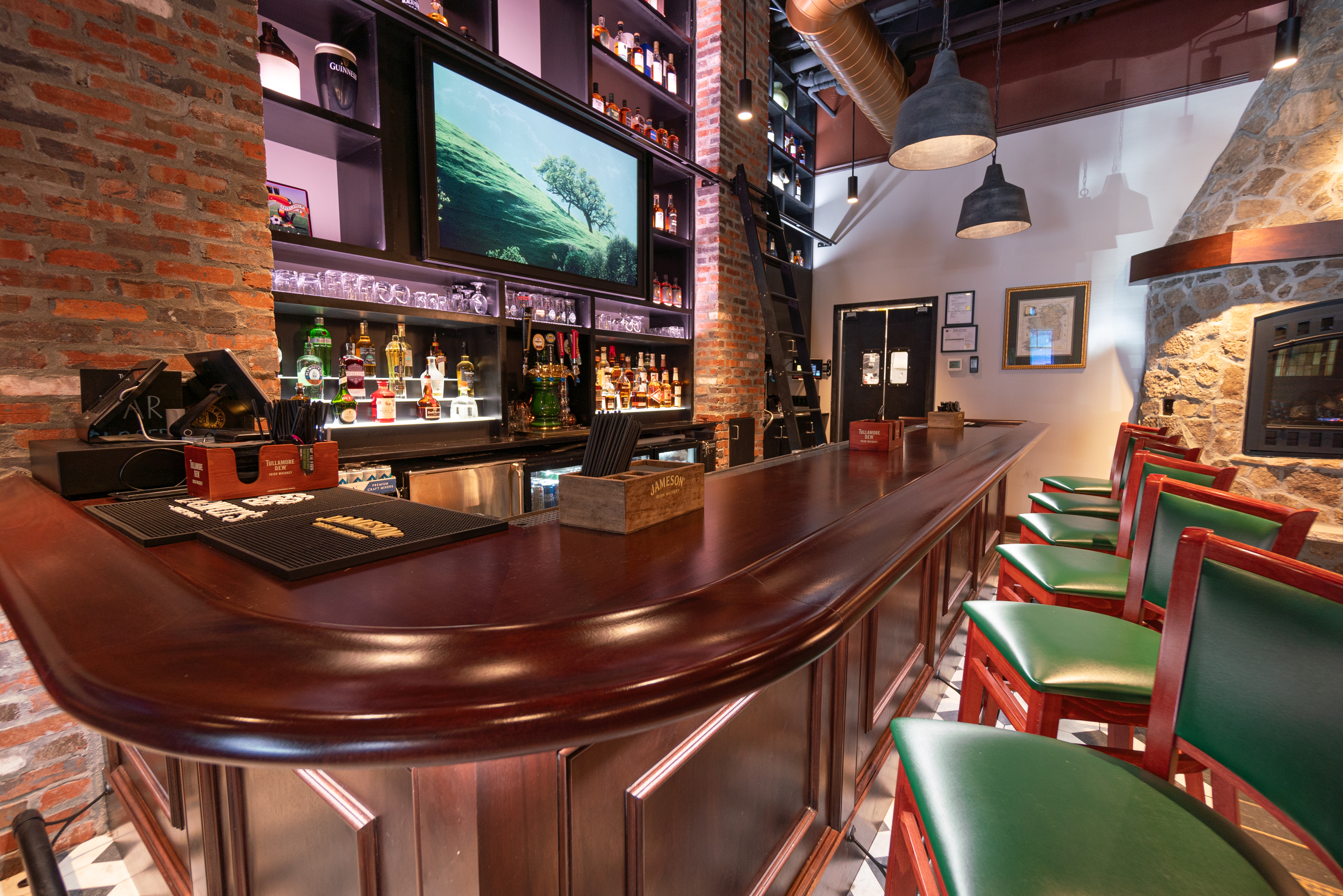 The Kings Head full service mahogany wood two story bar
