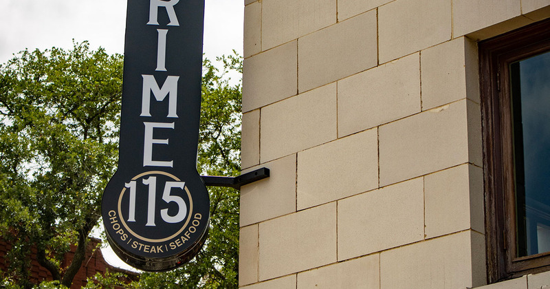 exterior, restaurant's banner