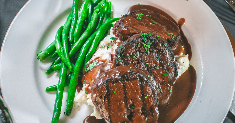 Steak with asparagus