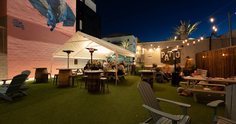 Exterior seating space