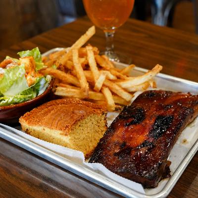 Half rack ribs, side view