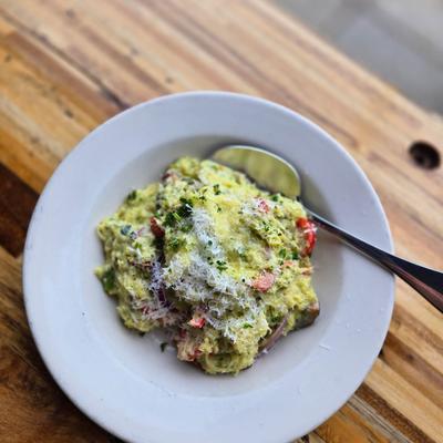 Pesto Cream pasta with chicken breast, pesto, garlic cream and grana padano.