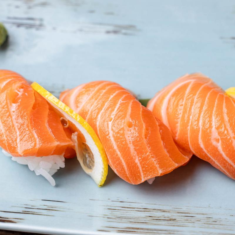 Salmon Sushi * photo