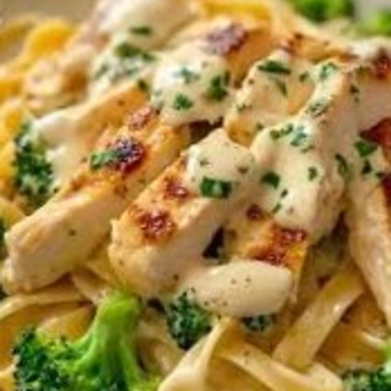Chicken & Broccoli Alfredo photo