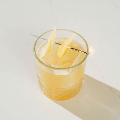 Honey Comb cocktail drink