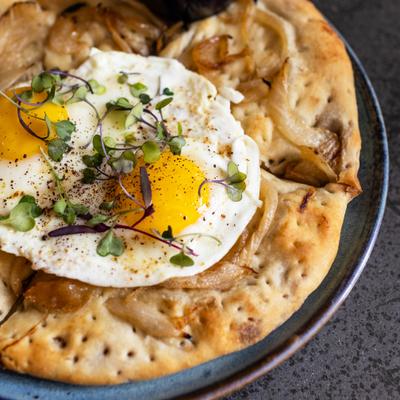 Pkhlovani with onion