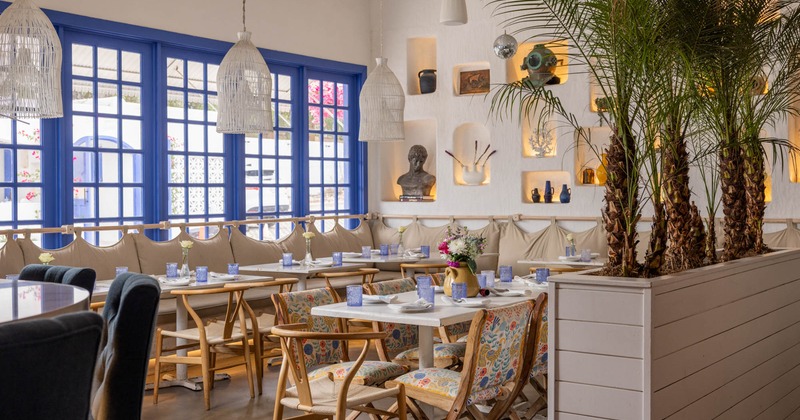 Interior seating area, Greek decoration