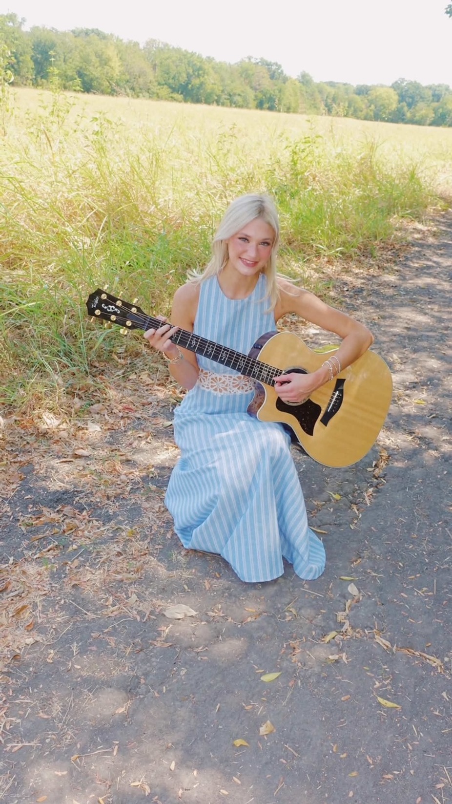 Live Music with Presley Kate on the patio!!! event photo