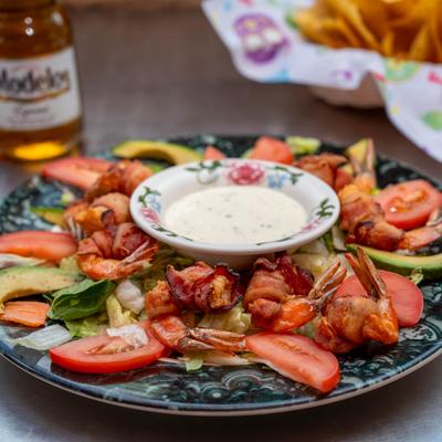 Camarones Con Tocino.