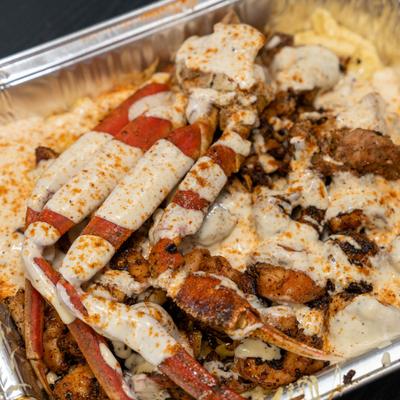 Cajun snow crab, shrimp and chicken, in Alfredo sauce.