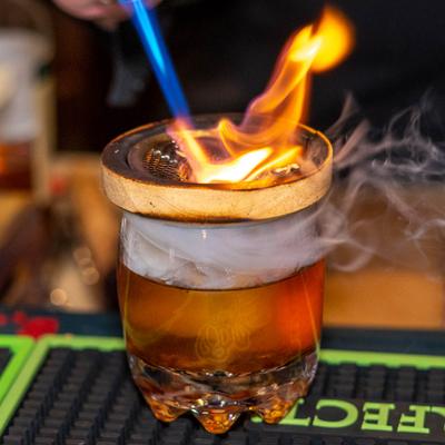 Making smoked old fashioned