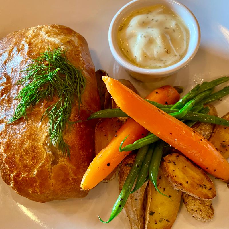 Salmon Wellington -  saumon en croute photo