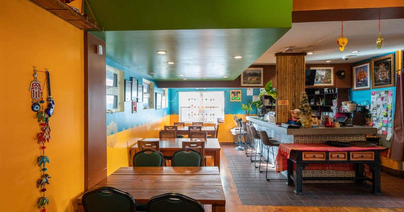 Dining area, tables for four people