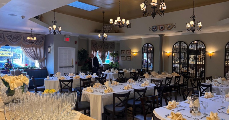 Spacious and elegantly decorated dining area