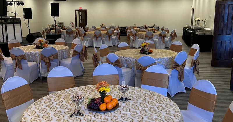 Elegant banquet room, tables and seats