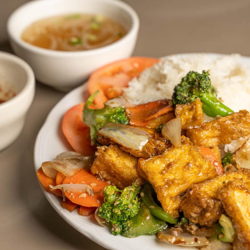 Com Dau Hu Xao Bong CAi photo