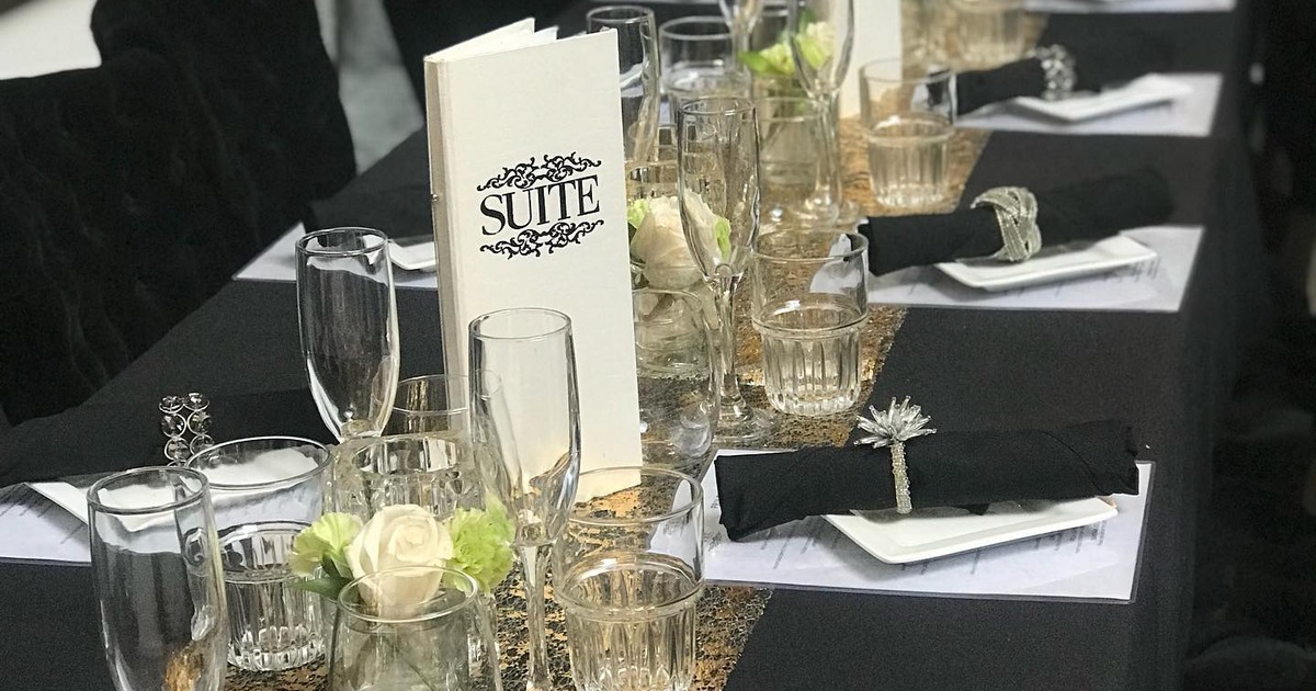 Gold room, Captain's table set for dining