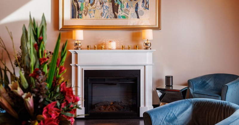 Interior, table with table items