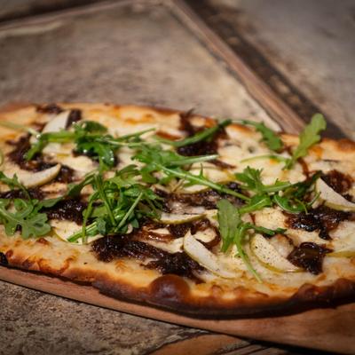 Gorgonzola Prosciutto Flatbread.