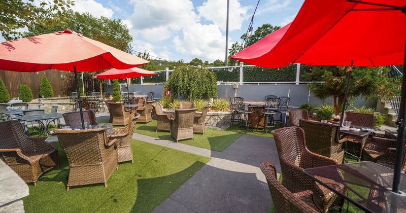 Outdoor, seating area