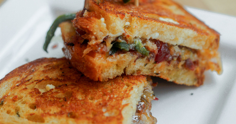 Fried sandwich with vegetables