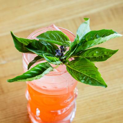 Strawberry sake spritz