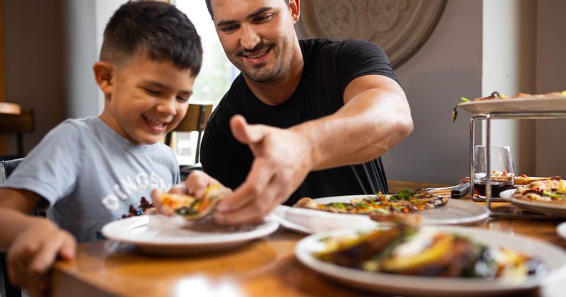 Atmosphere, guests enjoying food